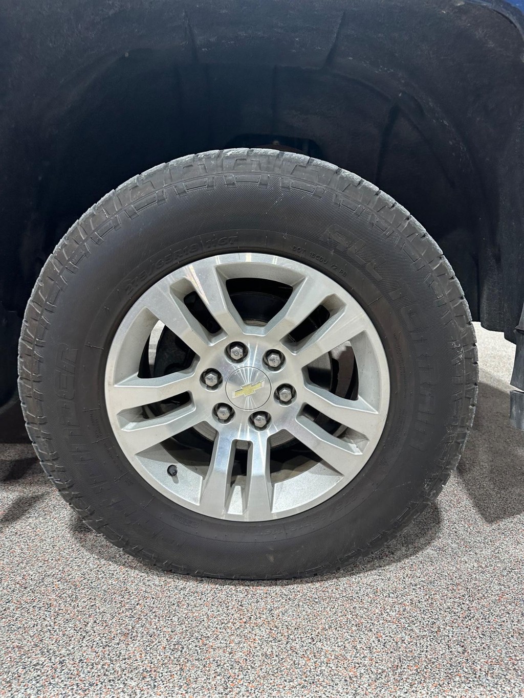 Chevrolet Silverado 1500 Vehicle Full-screen Gallery Image 15