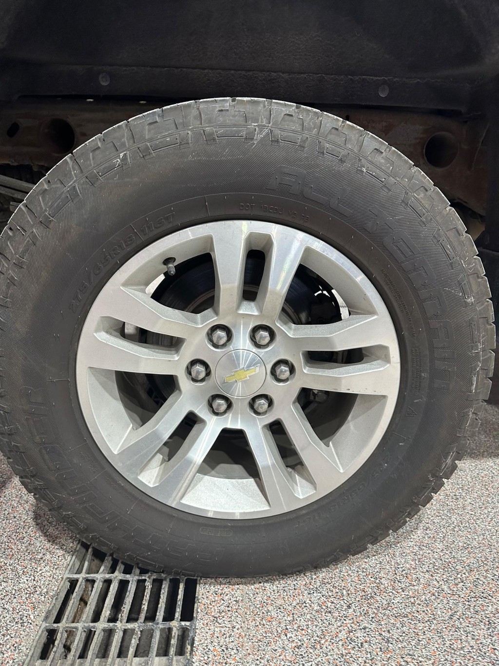 Chevrolet Silverado 1500 Vehicle Full-screen Gallery Image 16