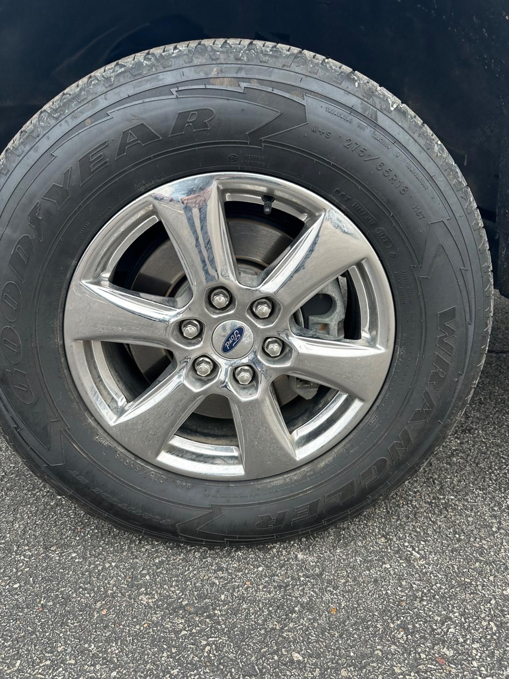 Ford F-150 Vehicle Full-screen Gallery Image 9