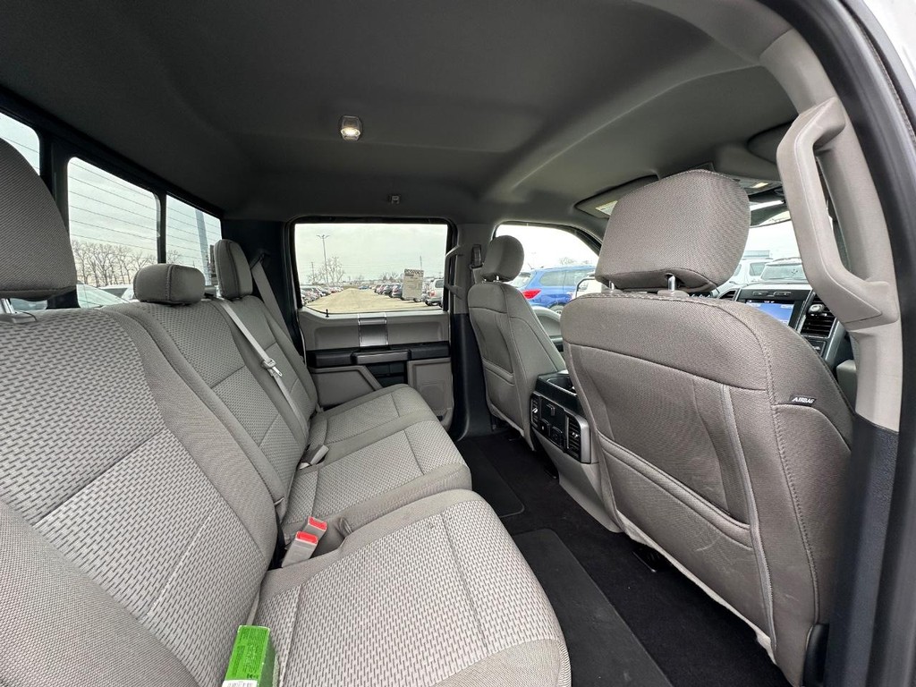 Ford F-150 Vehicle Full-screen Gallery Image 17