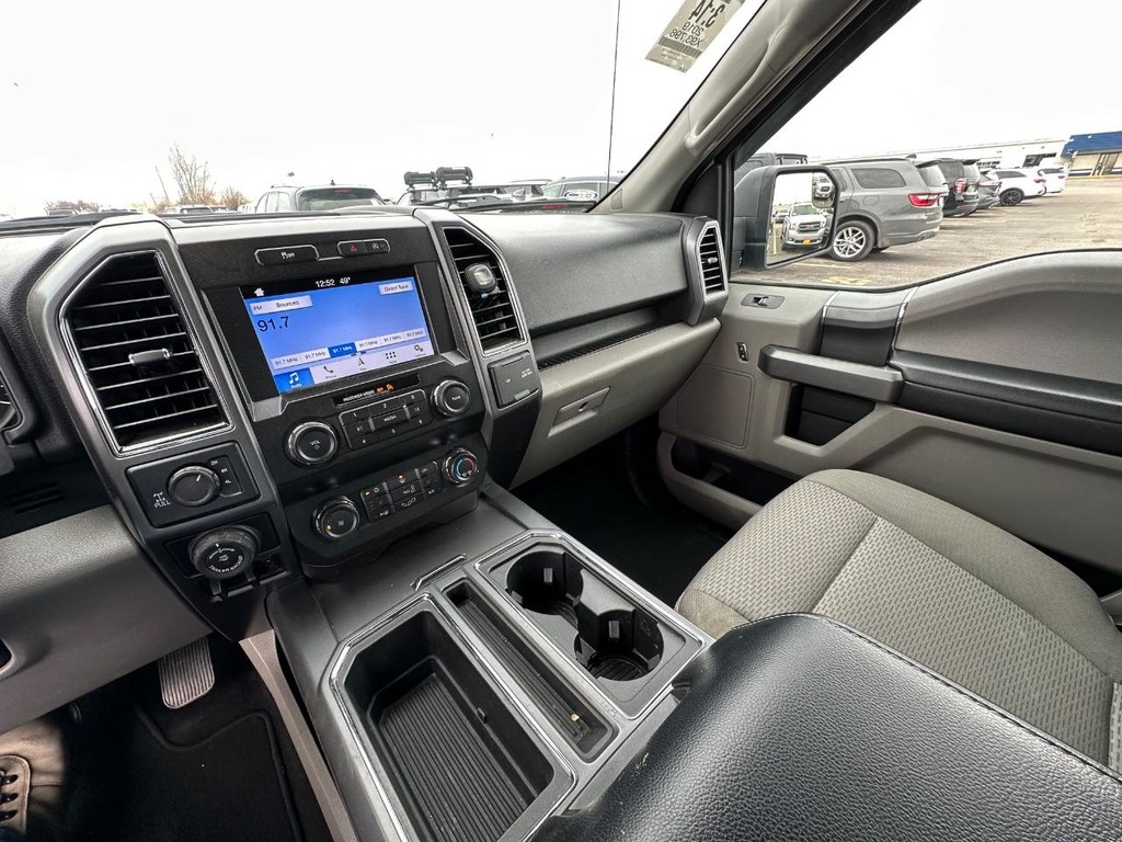 Ford F-150 Vehicle Full-screen Gallery Image 20