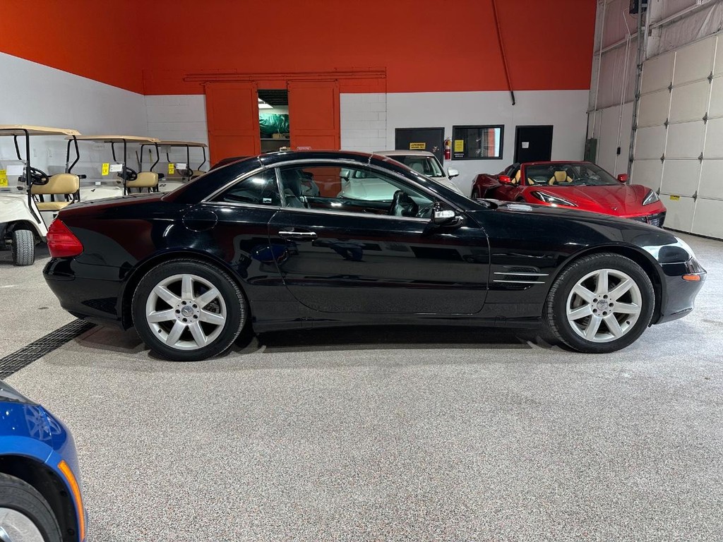 Mercedes-Benz SL-Class Vehicle Full-screen Gallery Image 2