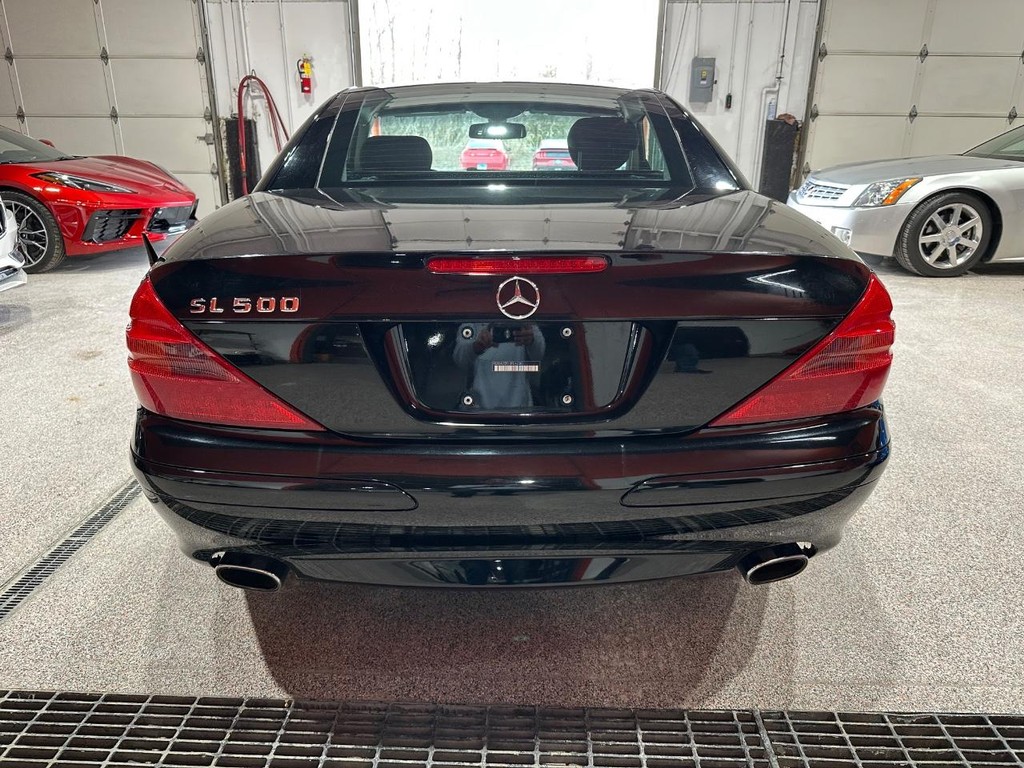 Mercedes-Benz SL-Class Vehicle Full-screen Gallery Image 4