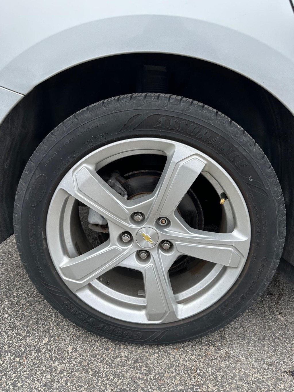 Chevrolet Volt Vehicle Full-screen Gallery Image 13