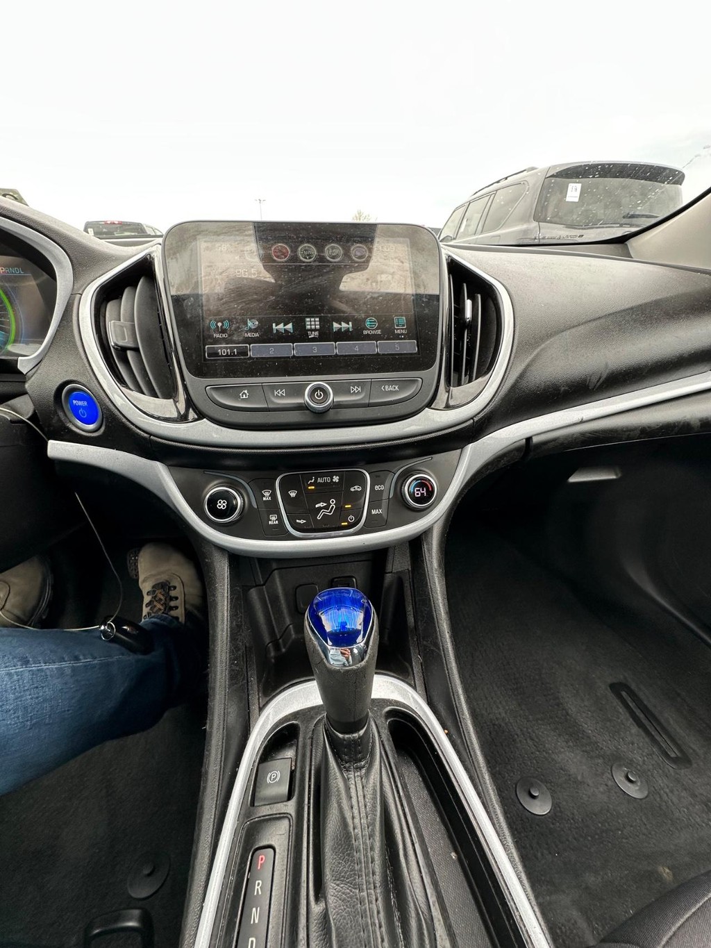 Chevrolet Volt Vehicle Full-screen Gallery Image 15