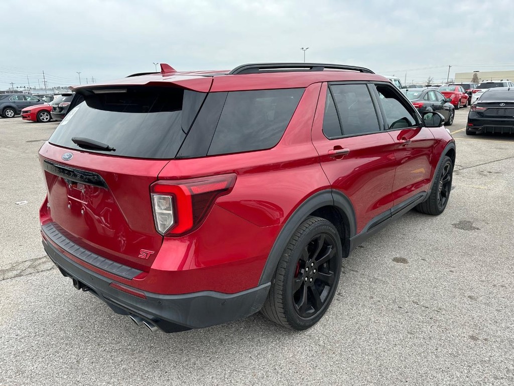 Ford Explorer Vehicle Full-screen Gallery Image 3