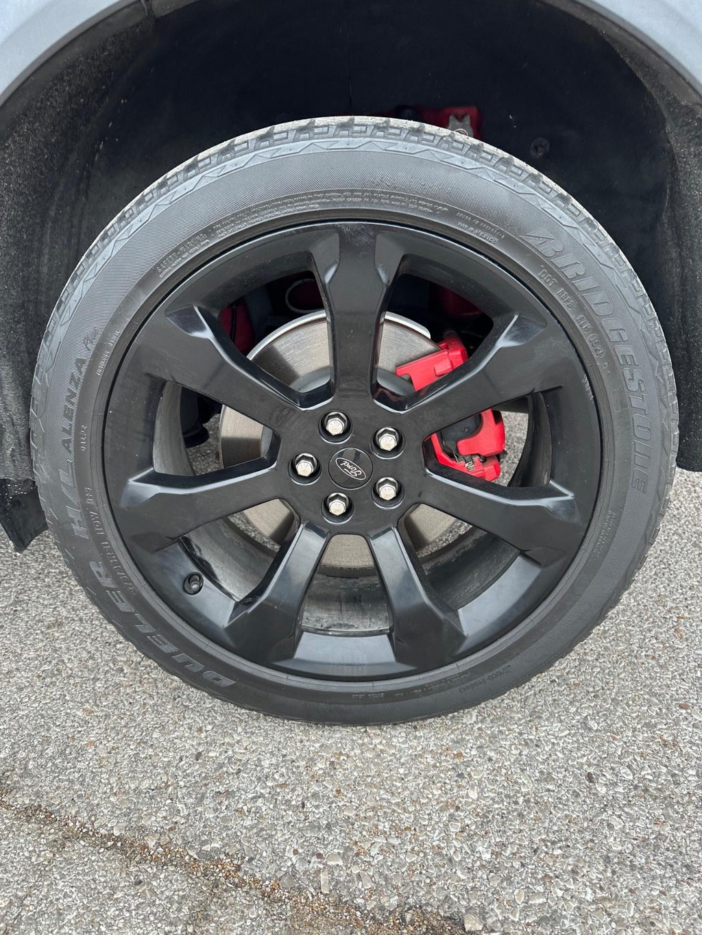 Ford Explorer Vehicle Full-screen Gallery Image 8