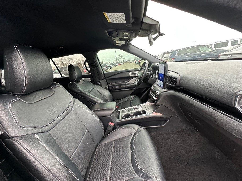 Ford Explorer Vehicle Full-screen Gallery Image 14