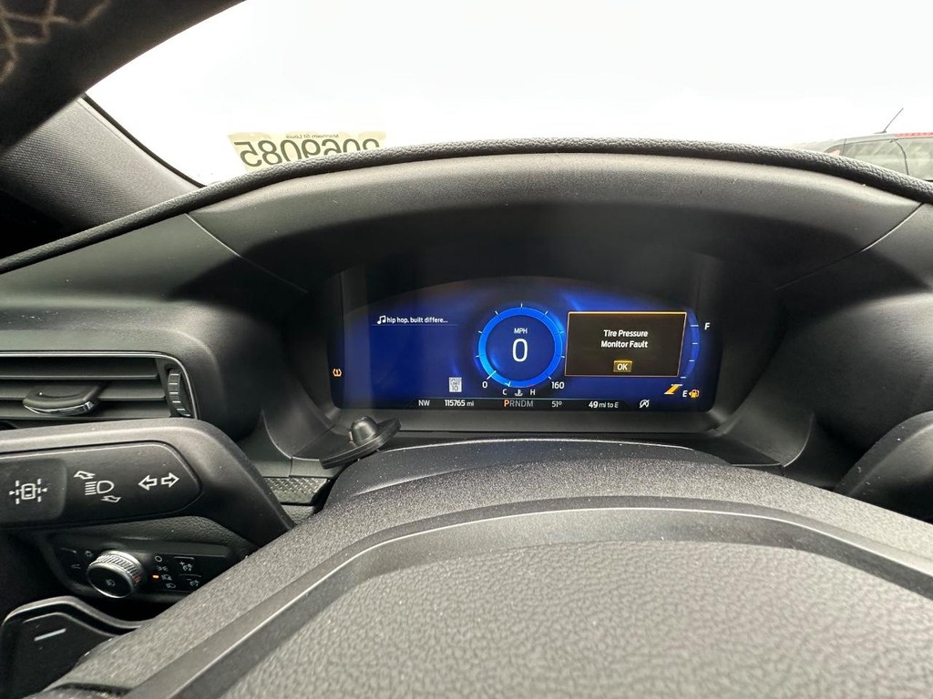 Ford Explorer Vehicle Full-screen Gallery Image 20