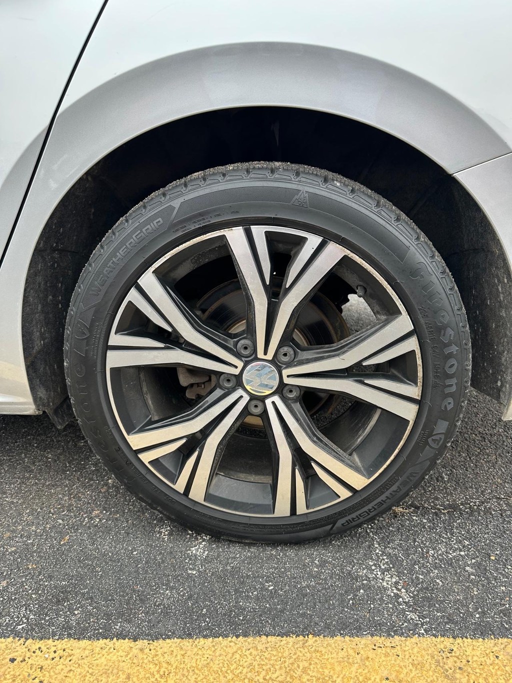 Volkswagen Passat Vehicle Full-screen Gallery Image 8