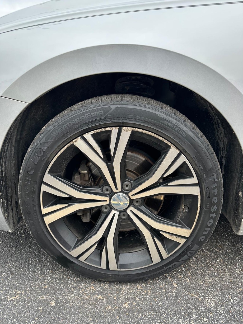 Volkswagen Passat Vehicle Full-screen Gallery Image 9