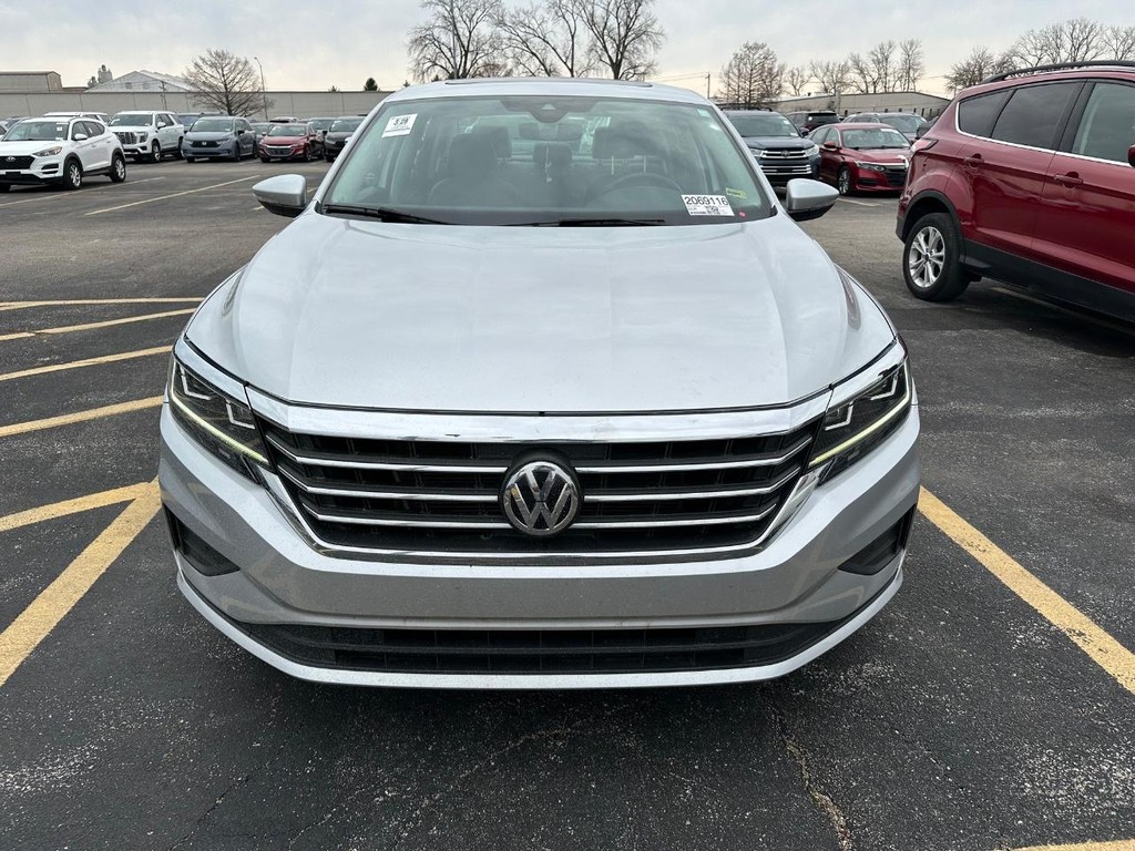 Volkswagen Passat Vehicle Full-screen Gallery Image 10