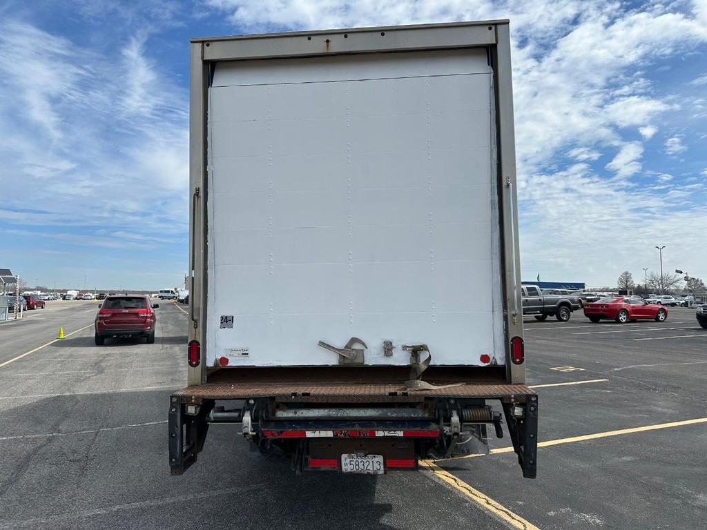 Ram 5500HD Vehicle Full-screen Gallery Image 2