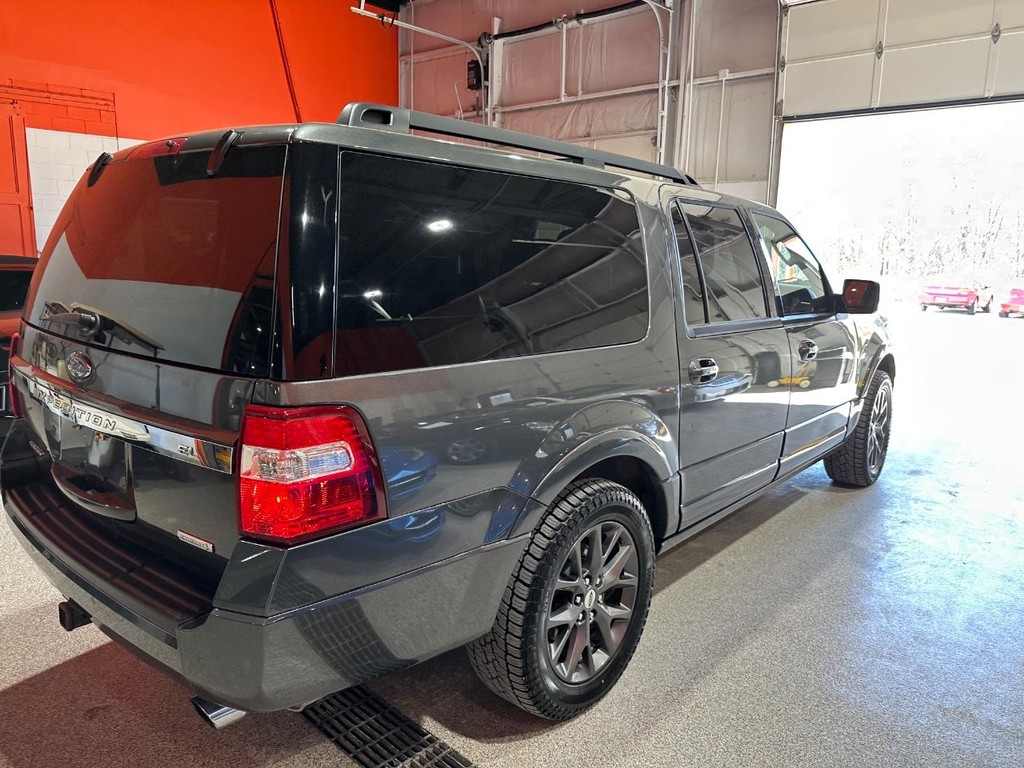 Ford Expedition EL Vehicle Full-screen Gallery Image 3
