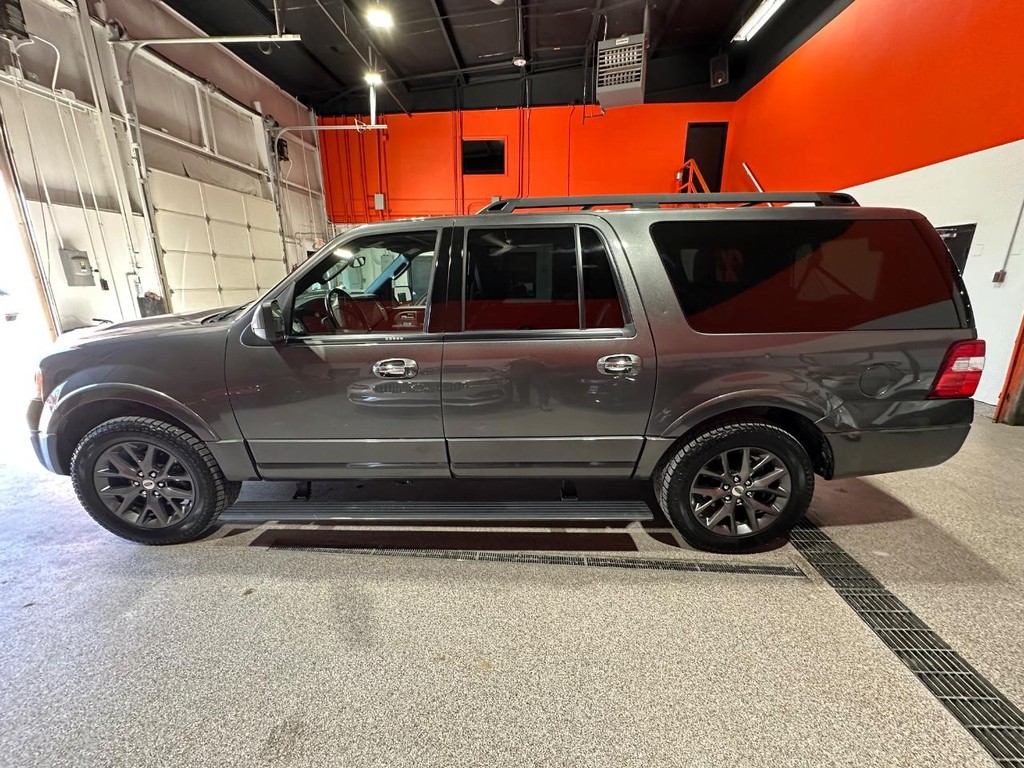 Ford Expedition EL Vehicle Full-screen Gallery Image 5