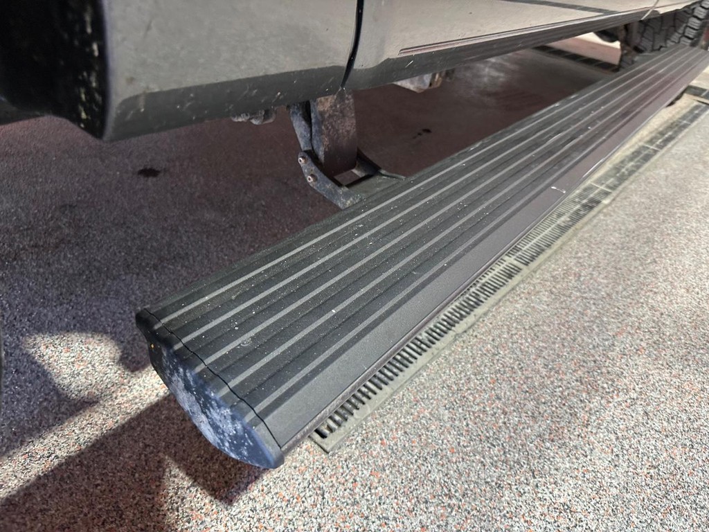 Ford Expedition EL Vehicle Full-screen Gallery Image 13