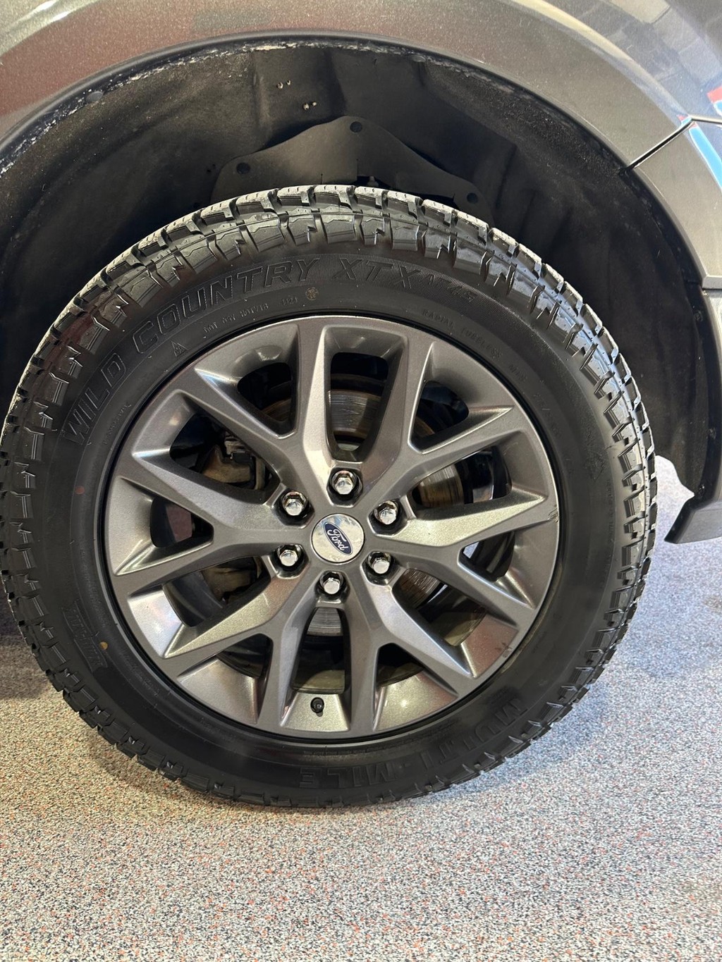 Ford Expedition EL Vehicle Full-screen Gallery Image 14