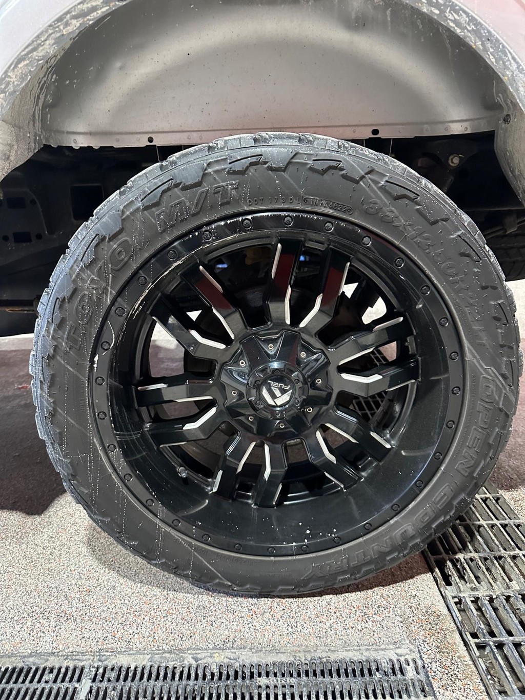 Ford F-150 Vehicle Full-screen Gallery Image 10