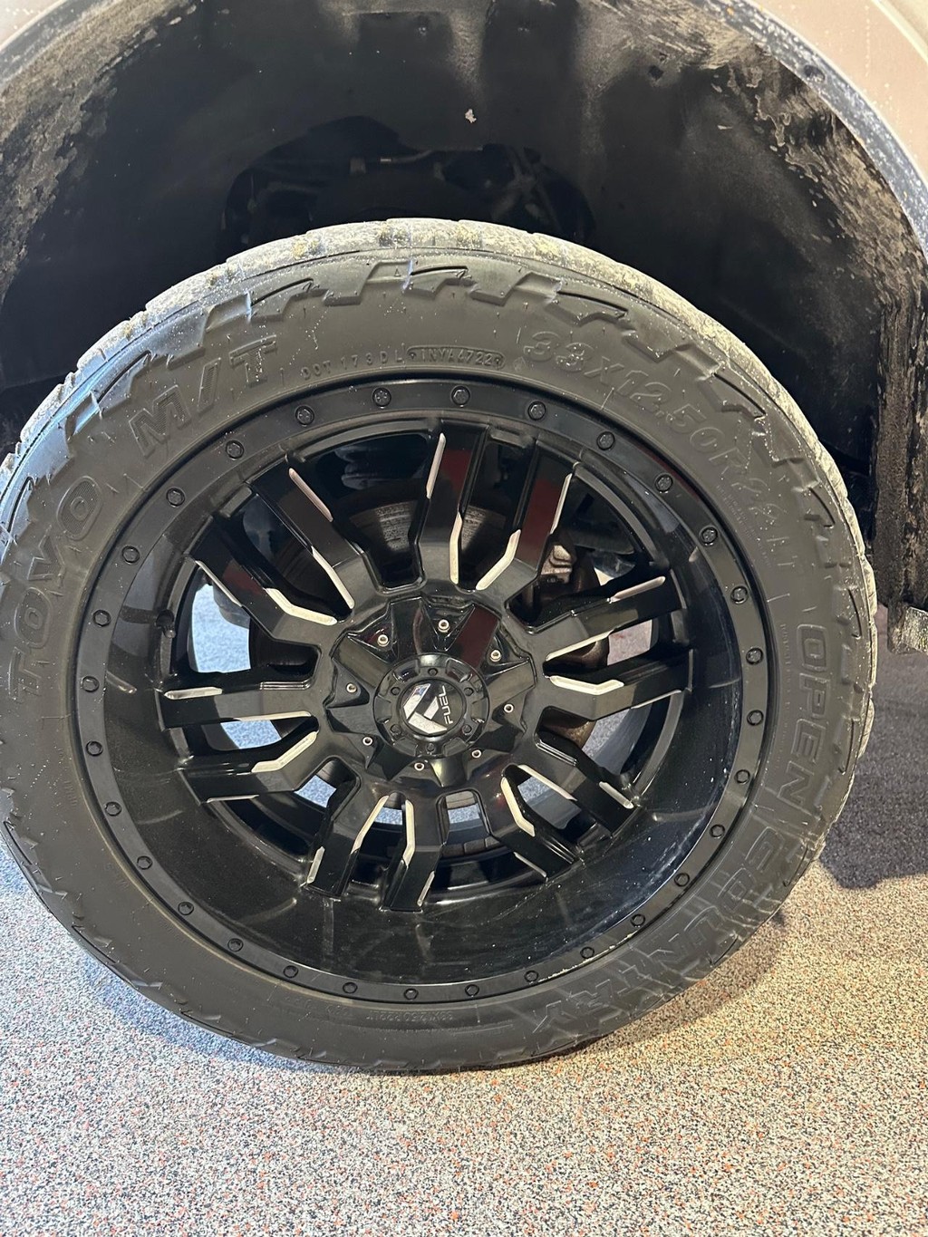 Ford F-150 Vehicle Full-screen Gallery Image 11