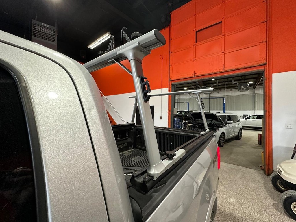 Ford F-150 Vehicle Full-screen Gallery Image 12