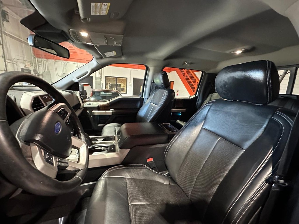 Ford F-150 Vehicle Full-screen Gallery Image 14