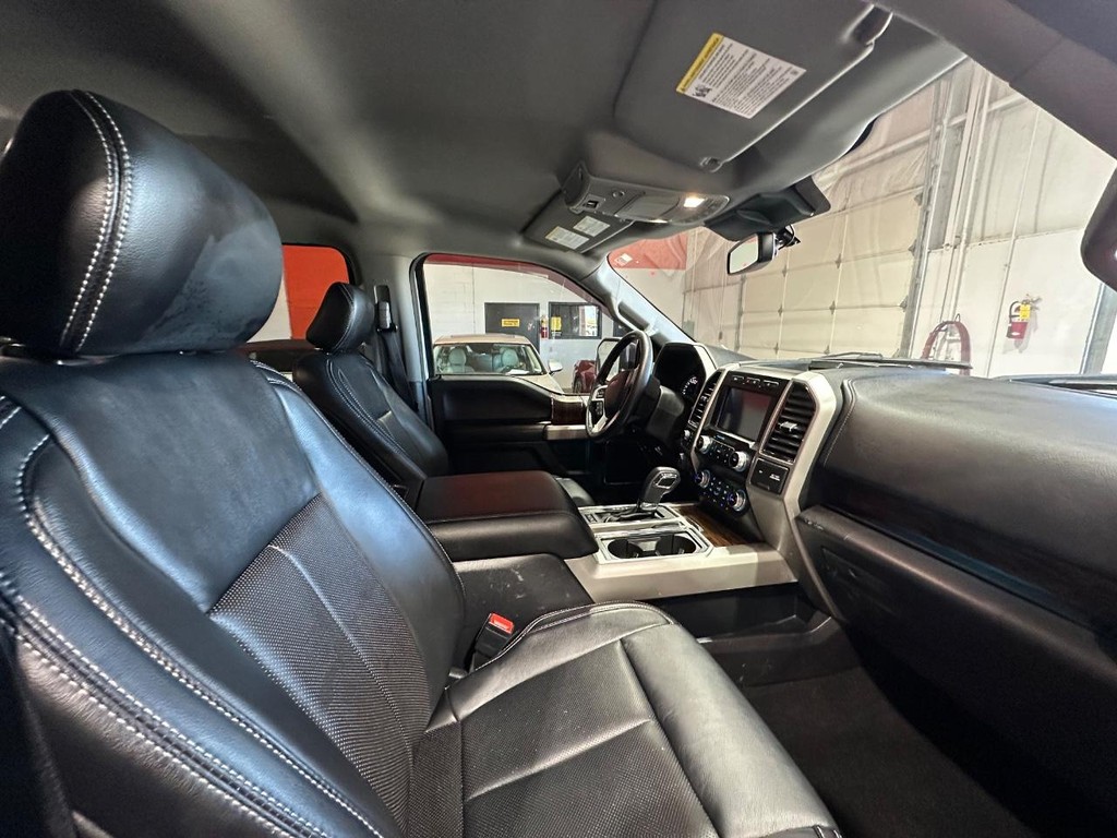 Ford F-150 Vehicle Full-screen Gallery Image 23