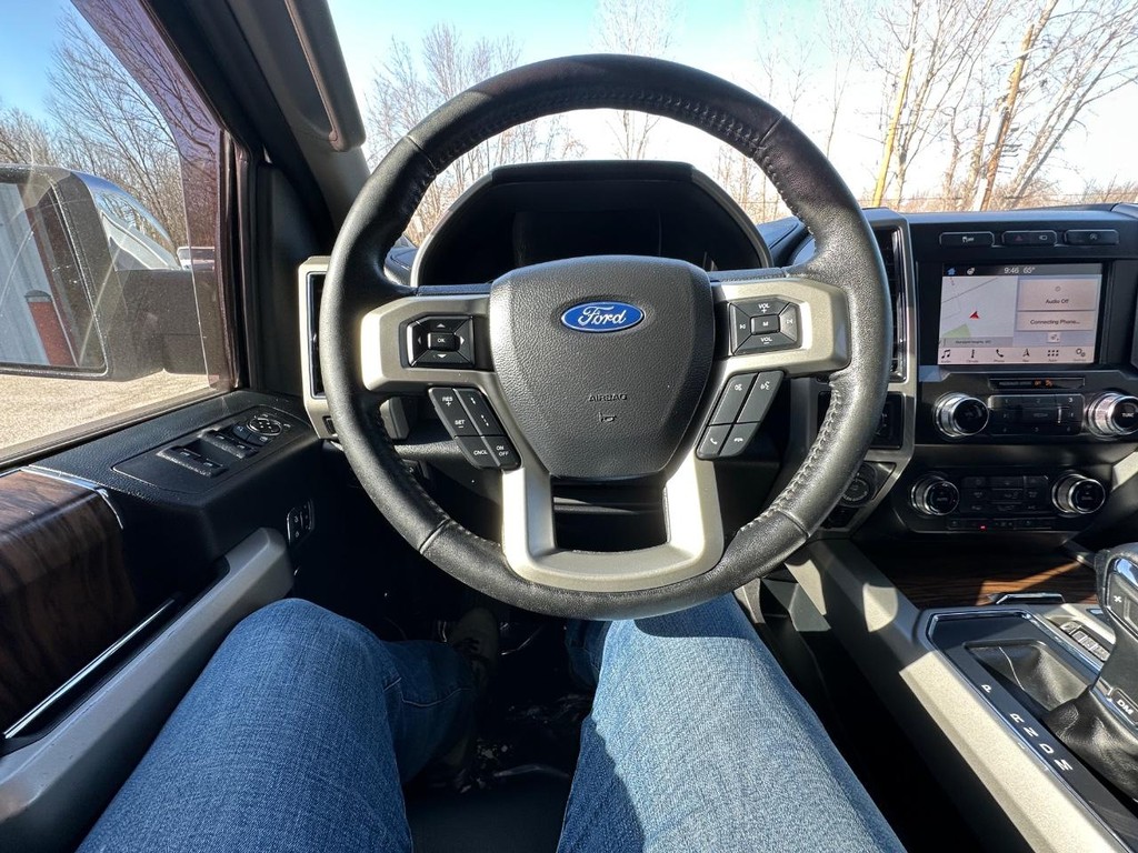 Ford F-150 Vehicle Full-screen Gallery Image 24