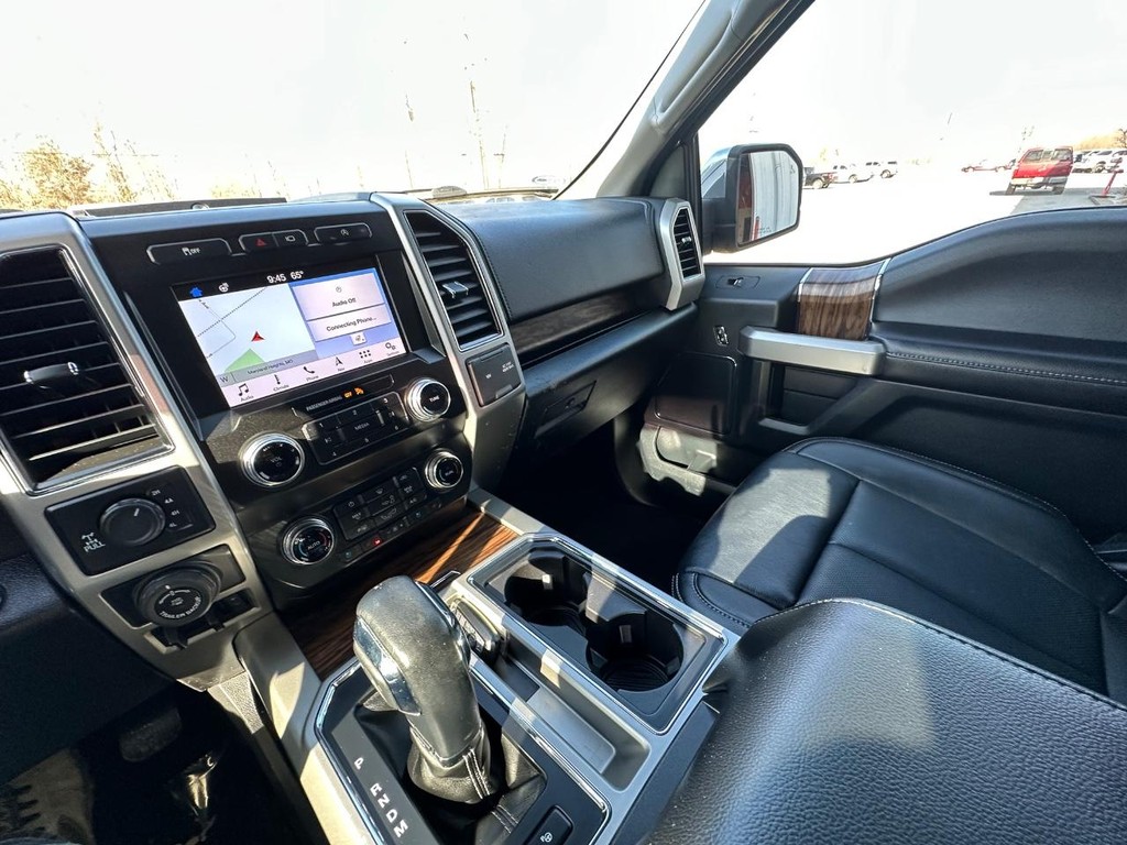 Ford F-150 Vehicle Full-screen Gallery Image 26