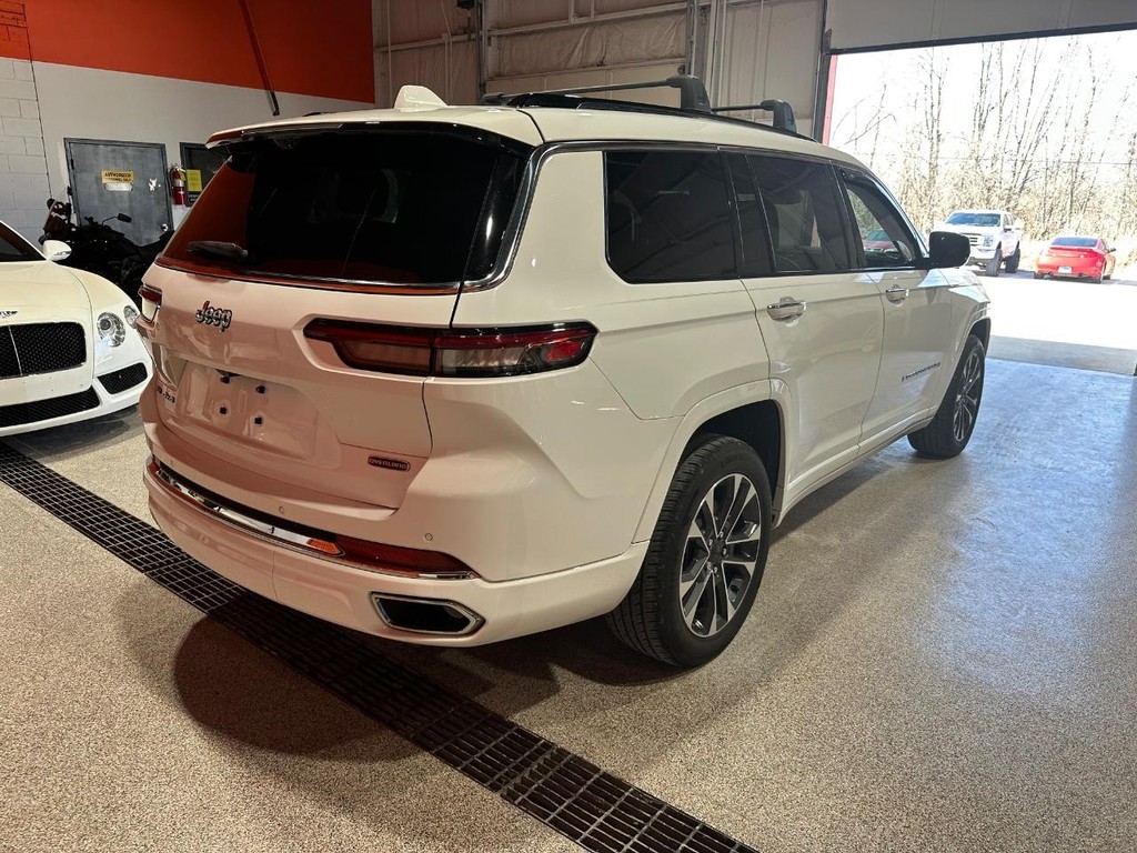 Jeep Grand Cherokee L Vehicle Full-screen Gallery Image 5