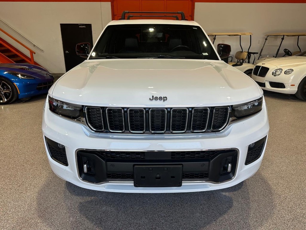 Jeep Grand Cherokee L Vehicle Full-screen Gallery Image 6