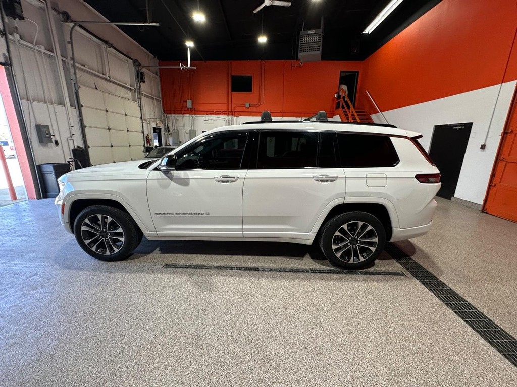 Jeep Grand Cherokee L Vehicle Full-screen Gallery Image 8