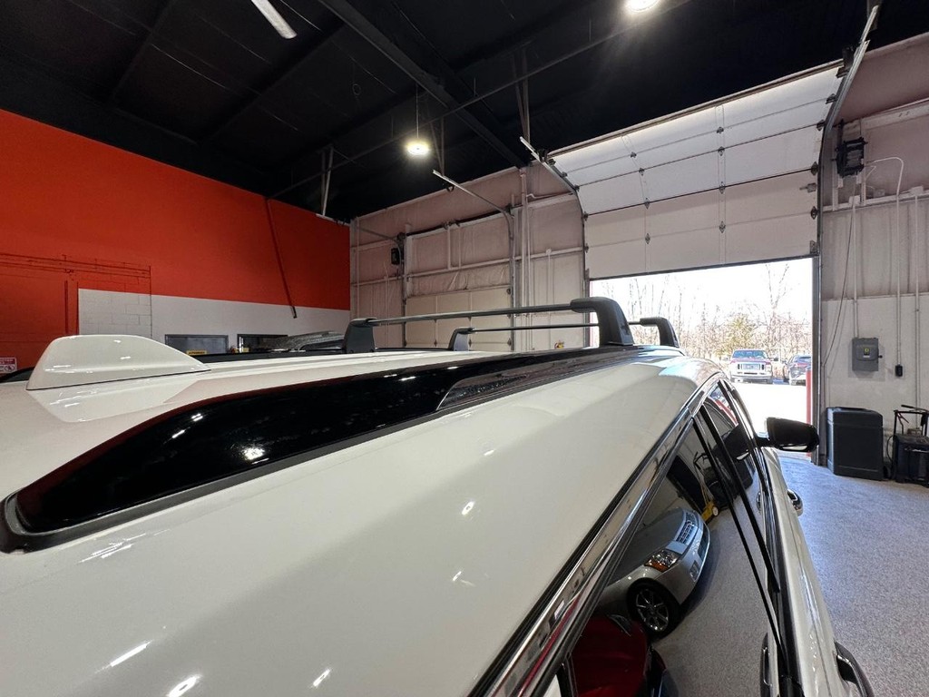 Jeep Grand Cherokee L Vehicle Full-screen Gallery Image 23