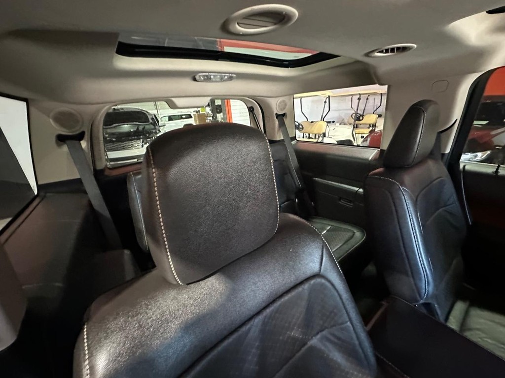 Ford Flex Vehicle Full-screen Gallery Image 16