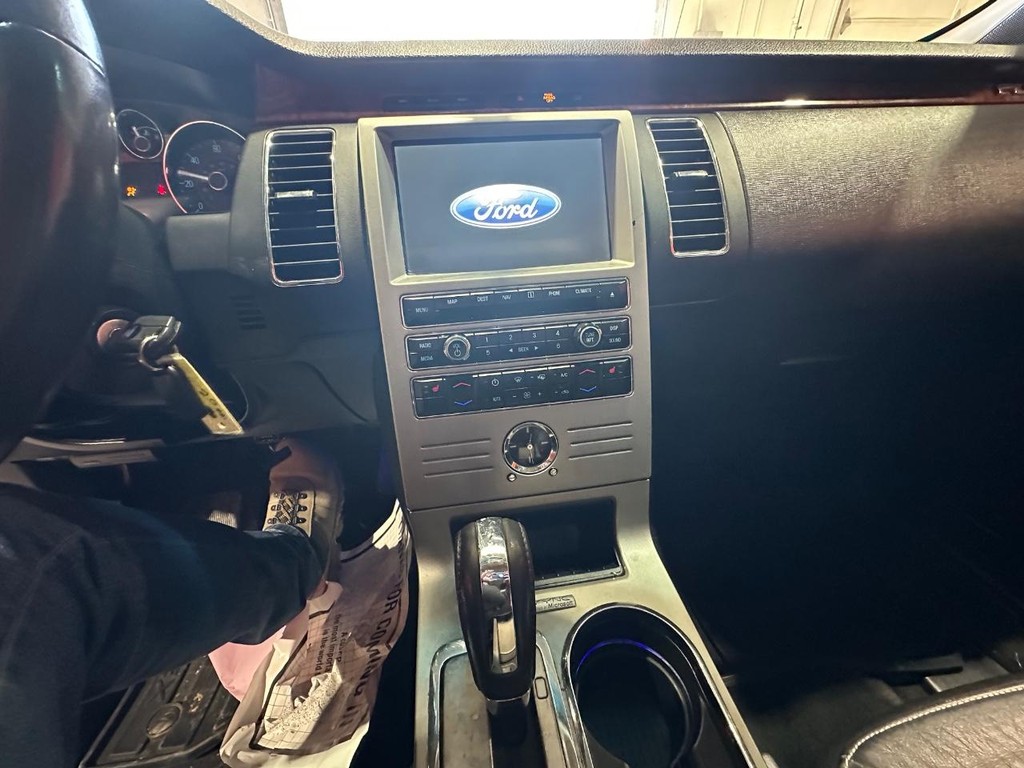 Ford Flex Vehicle Full-screen Gallery Image 20