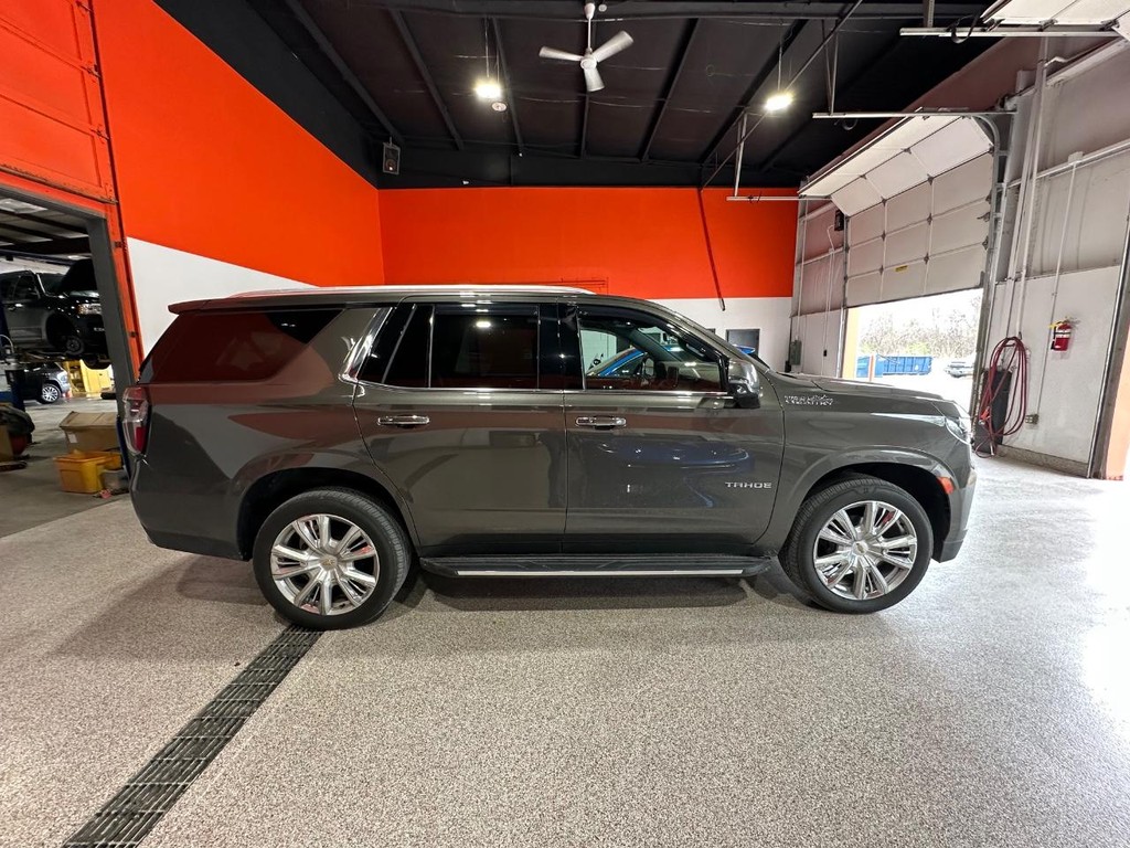 Chevrolet Tahoe Vehicle Full-screen Gallery Image 2