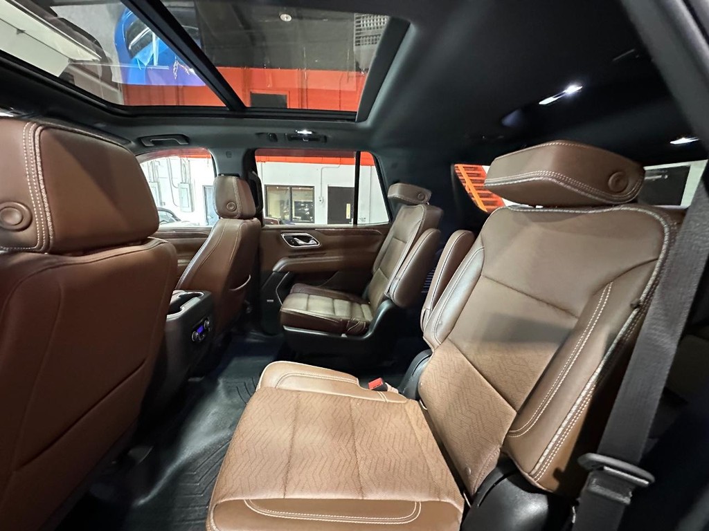 Chevrolet Tahoe Vehicle Full-screen Gallery Image 18