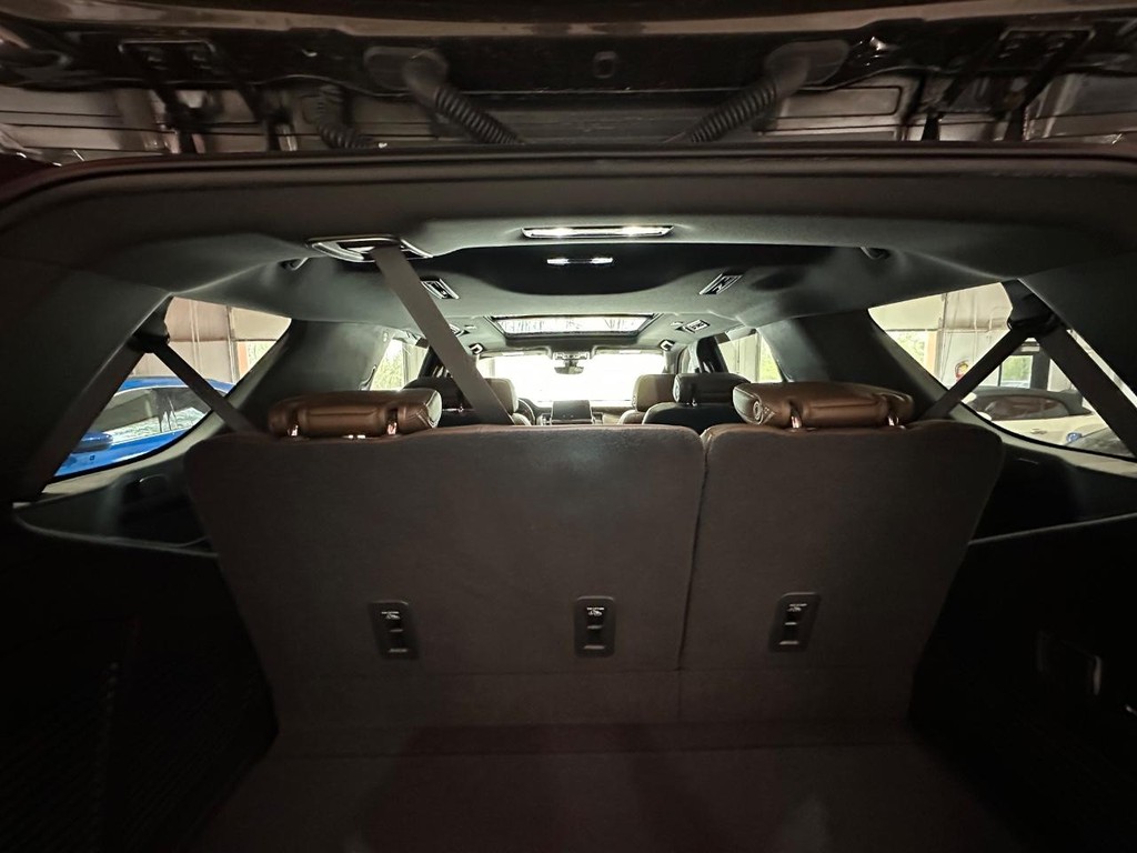 Chevrolet Tahoe Vehicle Full-screen Gallery Image 19