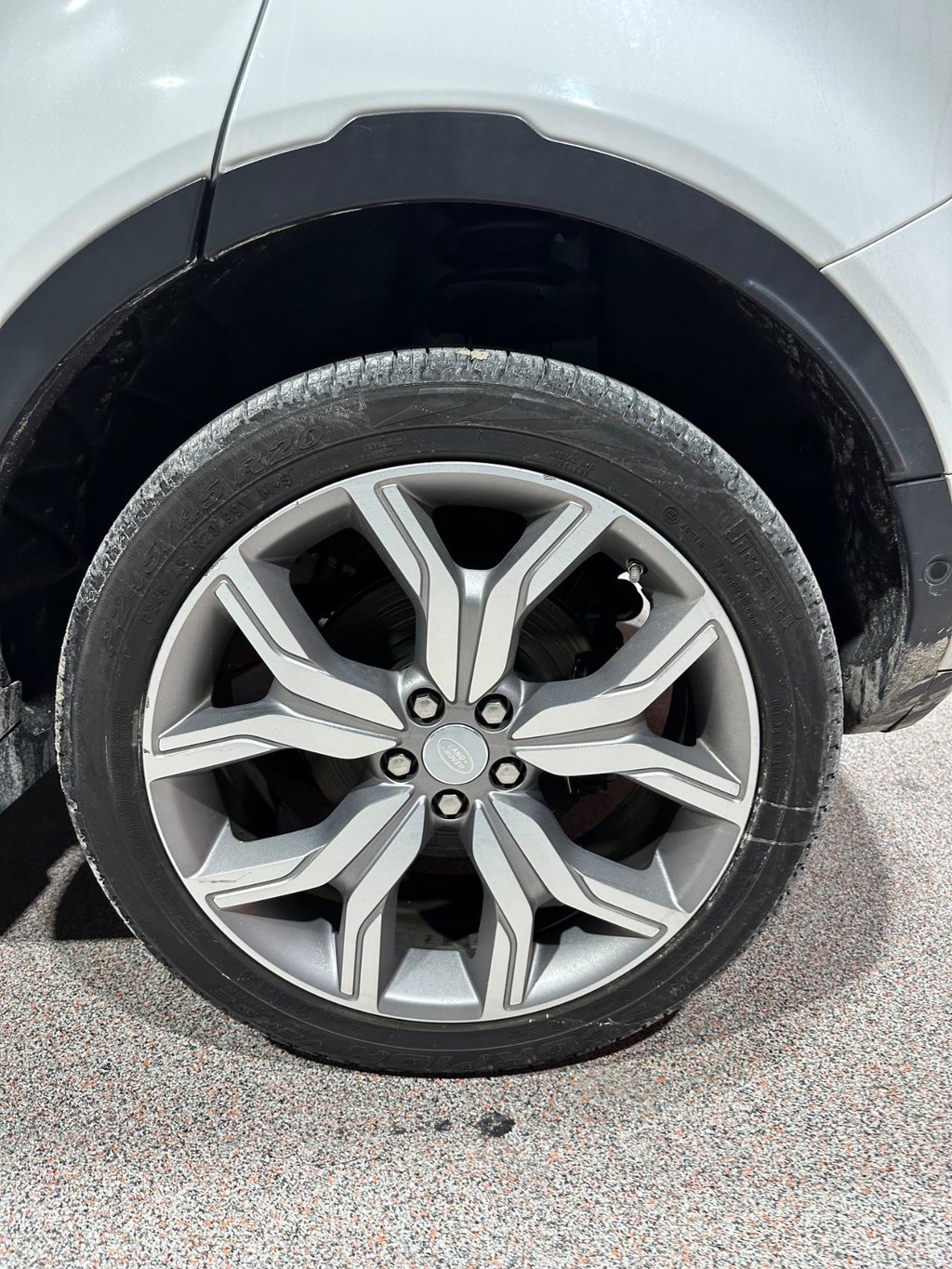 Land Rover Range Rover Evoque Vehicle Full-screen Gallery Image 13