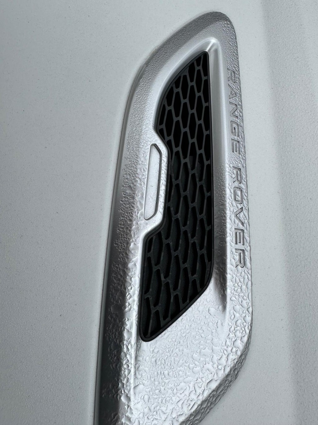 Land Rover Range Rover Evoque Vehicle Full-screen Gallery Image 20