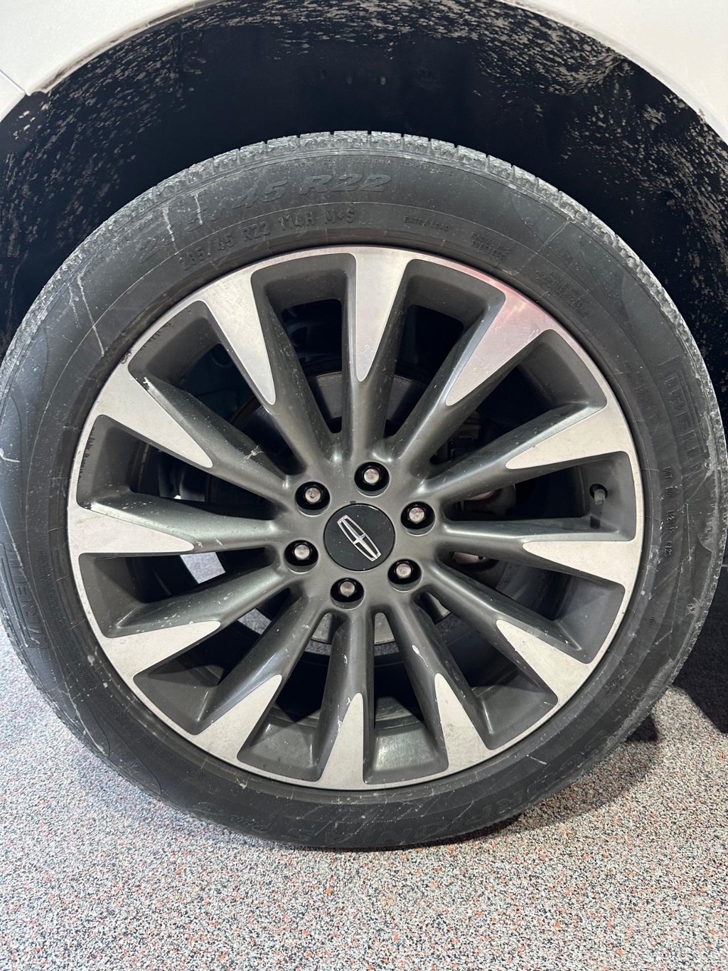 Lincoln Navigator Vehicle Full-screen Gallery Image 11