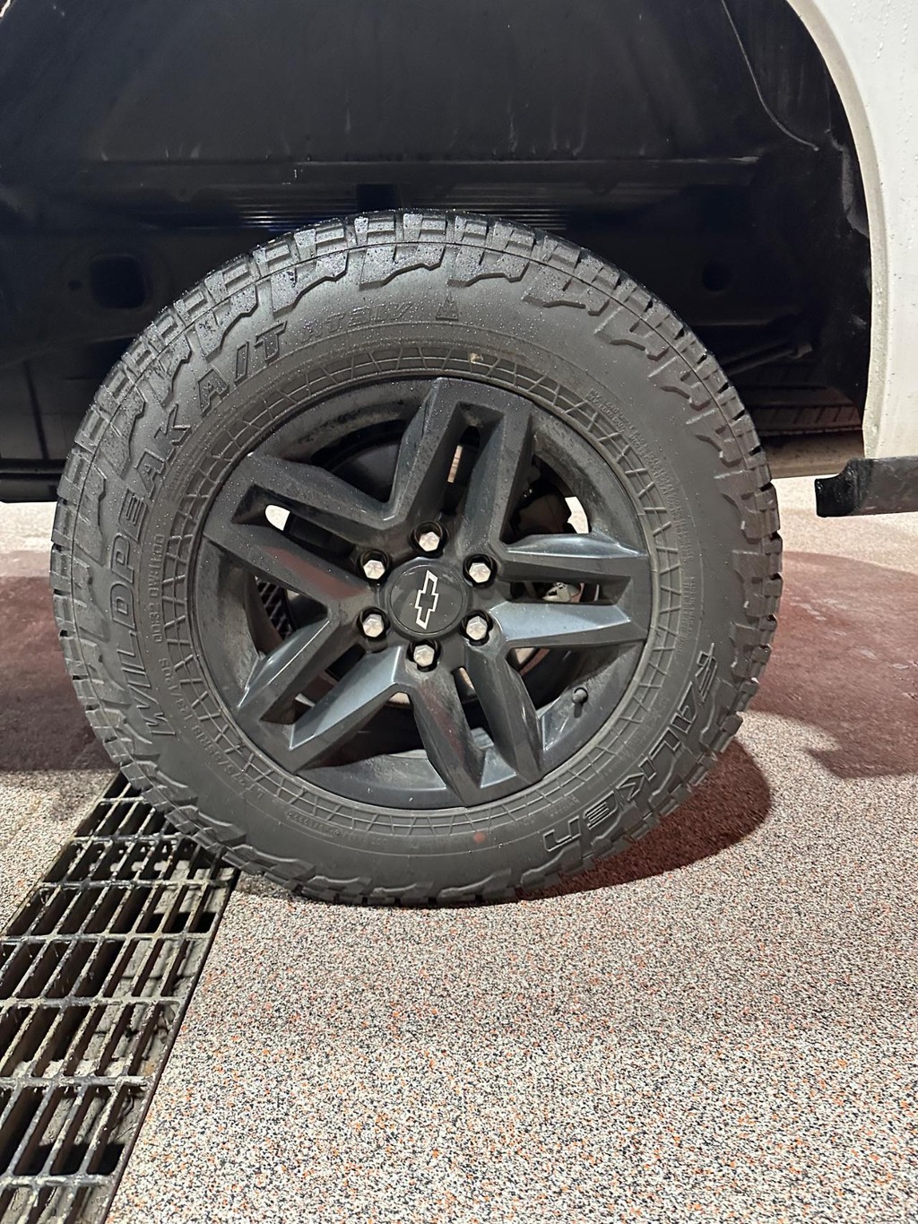 Chevrolet Silverado 1500 Vehicle Full-screen Gallery Image 8