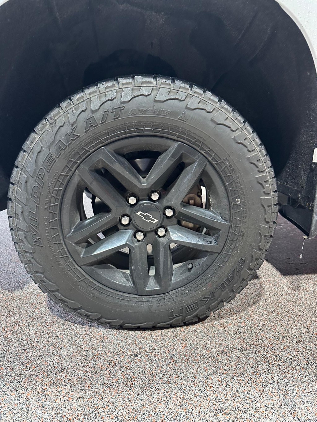 Chevrolet Silverado 1500 Vehicle Full-screen Gallery Image 9