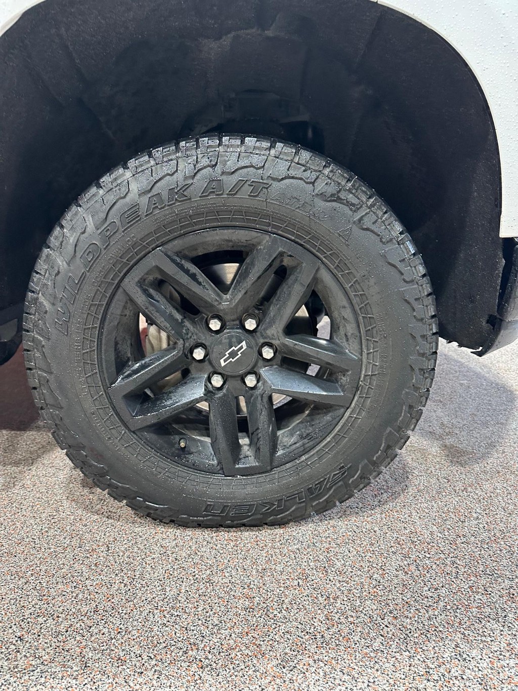 Chevrolet Silverado 1500 Vehicle Full-screen Gallery Image 15