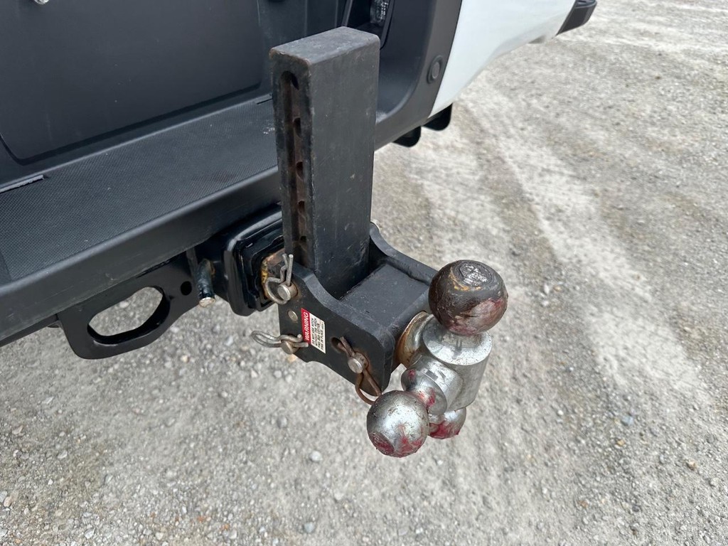 Ford Super Duty F-450 DRW Vehicle Full-screen Gallery Image 19