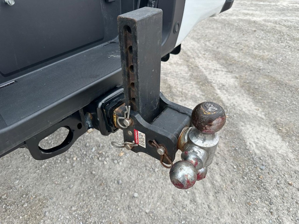 Ford Super Duty F-450 DRW Vehicle Full-screen Gallery Image 20