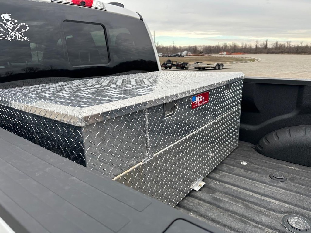 Ford Super Duty F-450 DRW Vehicle Full-screen Gallery Image 21