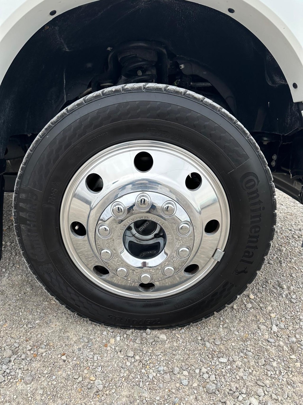 Ford Super Duty F-450 DRW Vehicle Full-screen Gallery Image 26