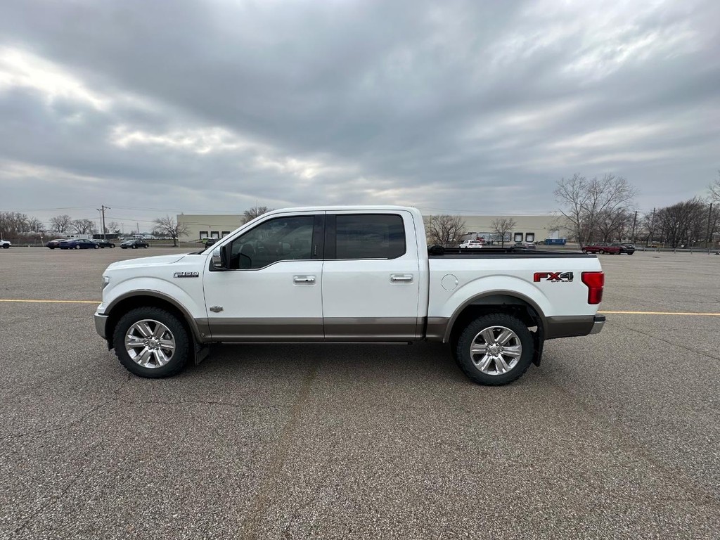 Ford F-150 Vehicle Full-screen Gallery Image 7