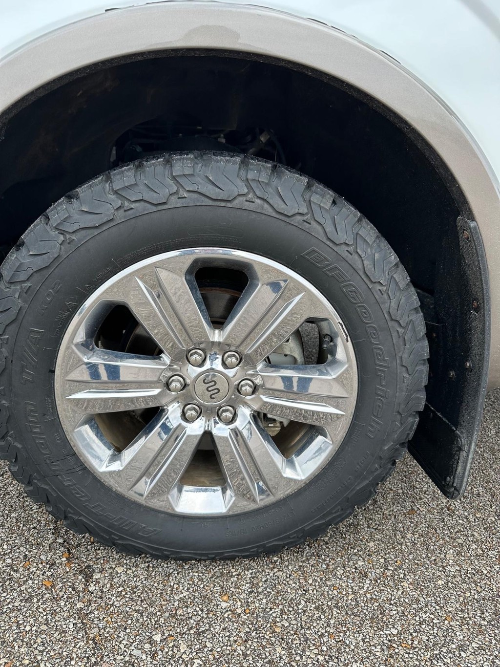 Ford F-150 Vehicle Full-screen Gallery Image 10