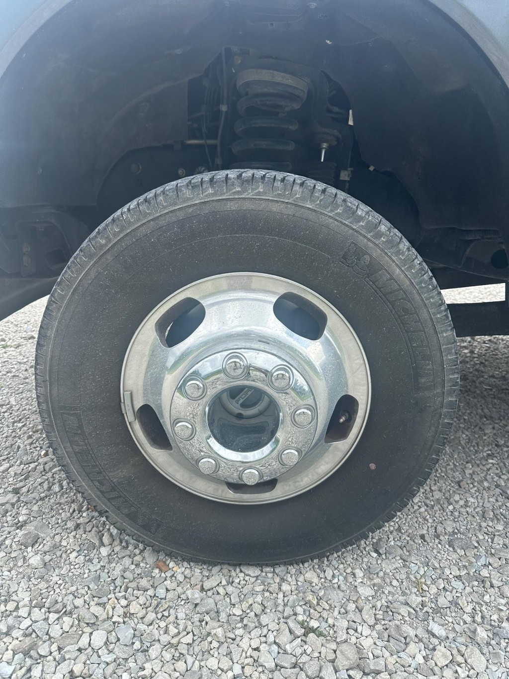 Ford Super Duty F-350 DRW Vehicle Full-screen Gallery Image 7